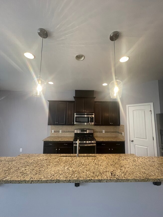 Kitchen - 115 Deacon Ridge St