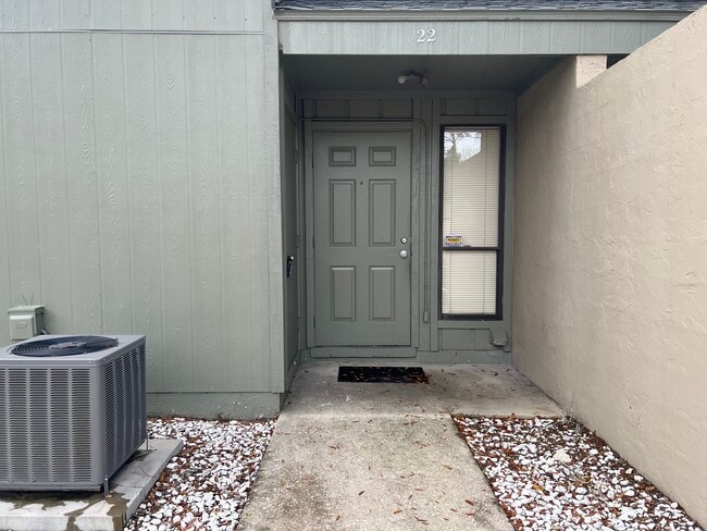 Building Photo - 7200 SW 8th Ave