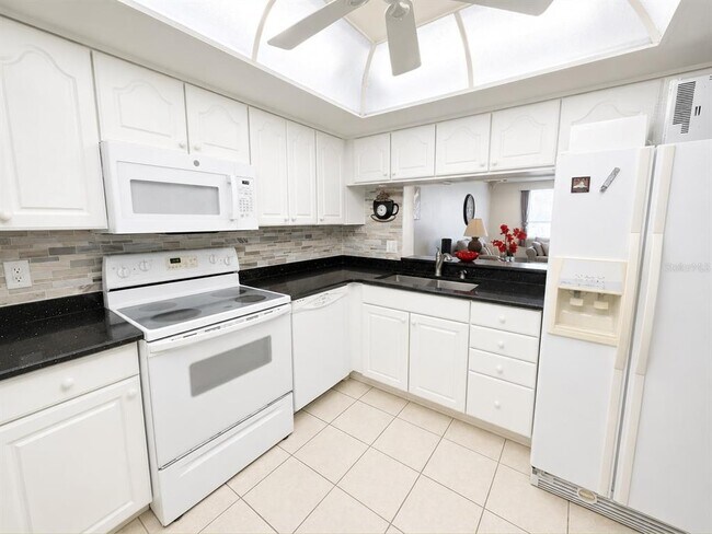 Foto del edificio - 2616 Cove Cay Dr