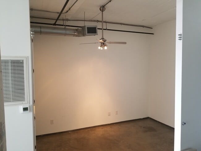 Building Photo - 1122 jackson St