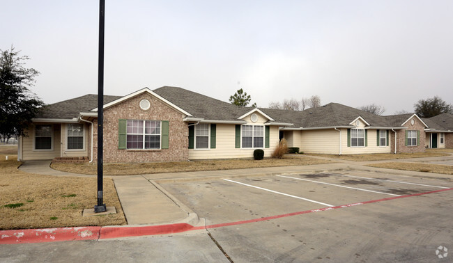 Foto del edificio - Oak Meadows Townhomes