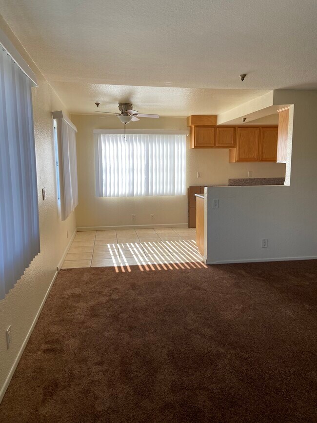 Foto del edificio - 13509 Yukon Ave