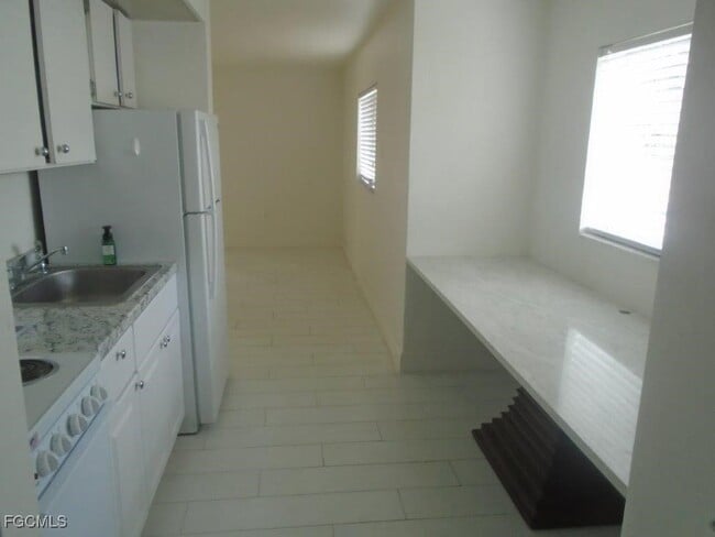 Building Photo - 8140 Country Rd