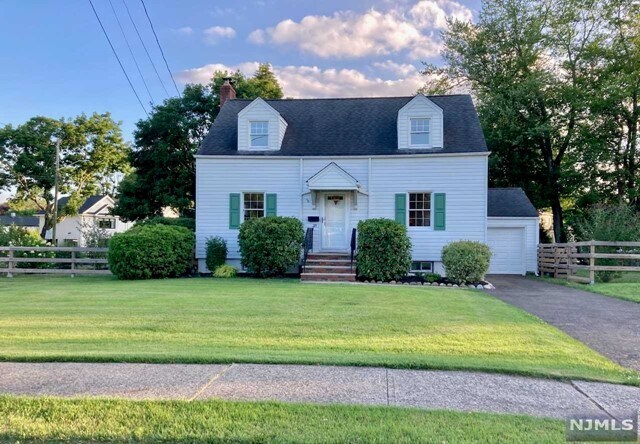 Foto principal - 215 Hillside Ave