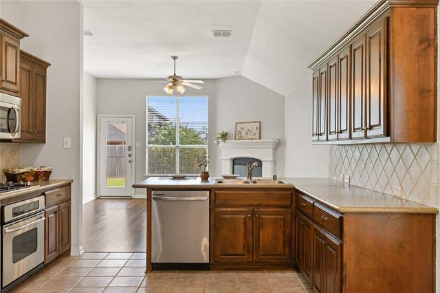 Primary Photo - 2655 Lake Ridge Dr