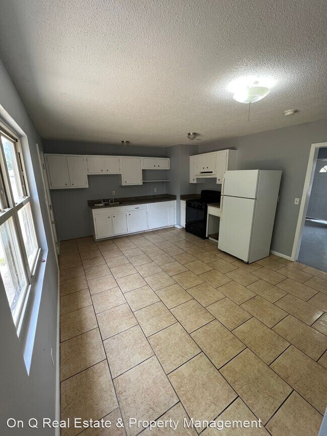 Building Photo - 3 br, 2 bath House - 3600 Race St