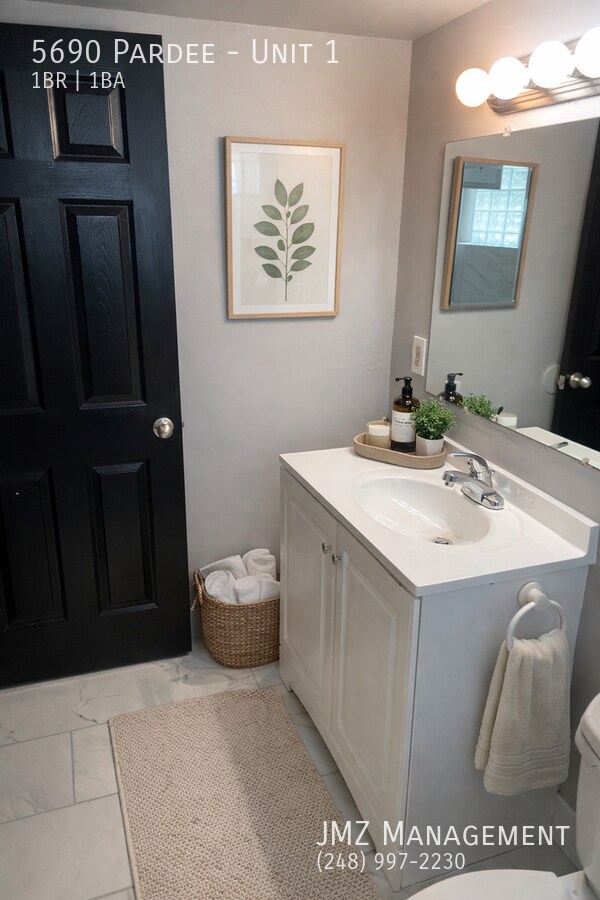 Building Photo - 5690 Pardee-Unit 1