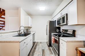 Foto del edificio - 4014 Ryland Dr