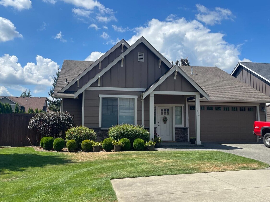 Primary Photo - Must see 3 Bedroom 2 Bath Home for Rent