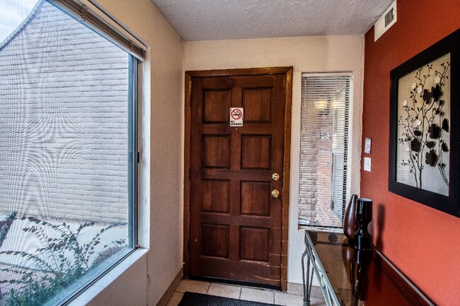 Foto del edificio - 1012 E Navajo St