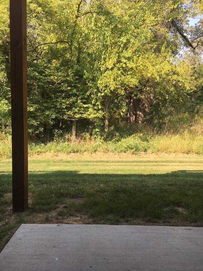 Foto del edificio - 460 RJ Dr