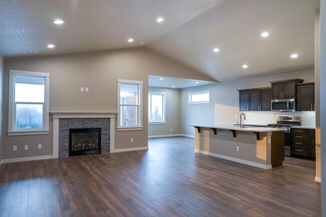 Foto del edificio - 3 br, 2 bath House - 6108 W. Lujack Way