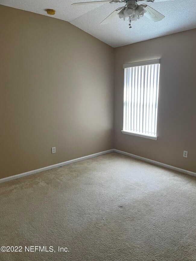 Building Photo - 14626 Falling Waters Dr