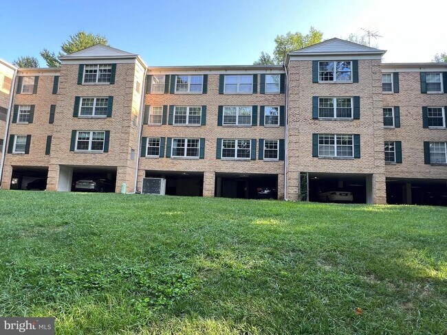 Foto del edificio - 7651 Tremayne Pl