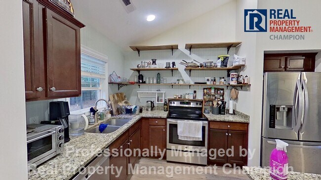 Foto del edificio - 3 BD/2 BA Home w/Split Bedrooms, Bonus Room, Fenced Yard & Attached Garage