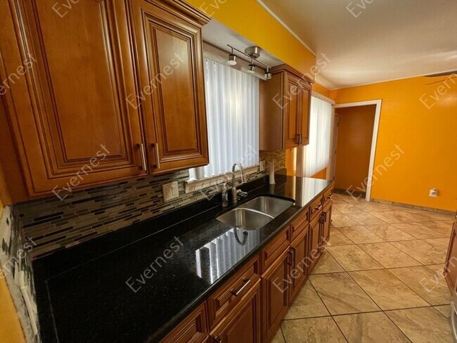 Building Photo - 18369 Shiawassee Dr