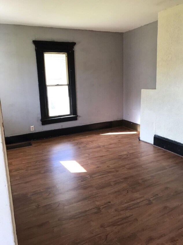 Primary Photo - 2 bedrooms 1 bath