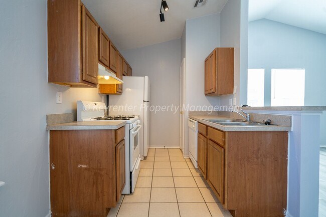 Building Photo - 605 Welston Cir Duplex