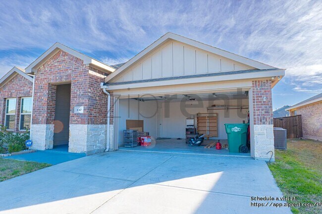 Building Photo - 547 Delaware RD