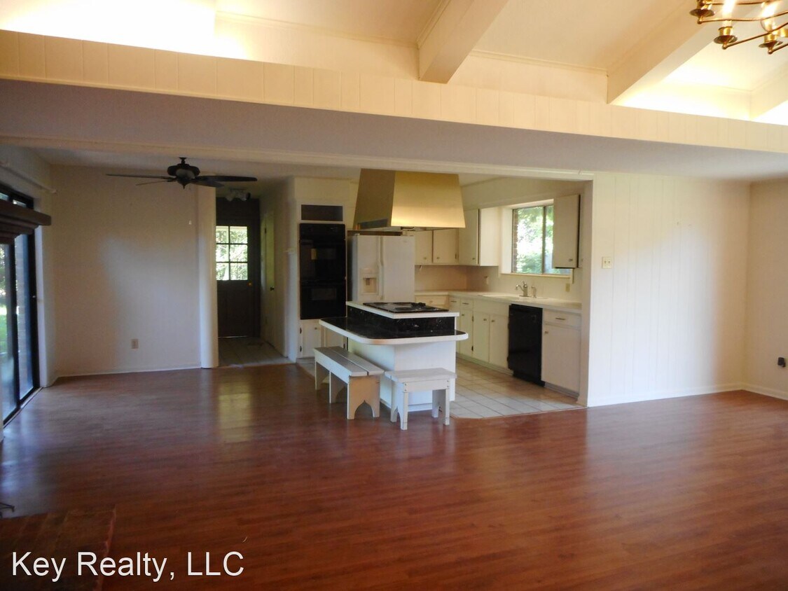 Building Photo - 3 br, 2 bath House - 4418 Whitefield Blvd.