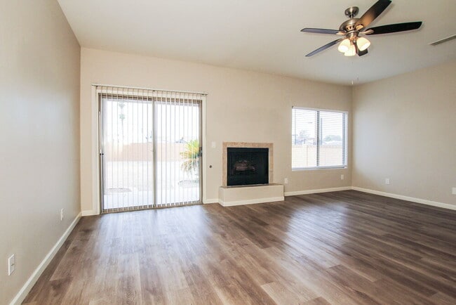 Building Photo - 1211 E Winter Dr