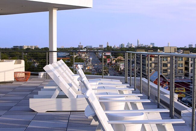 Foto del edificio - Hot af 1 BR Apartment