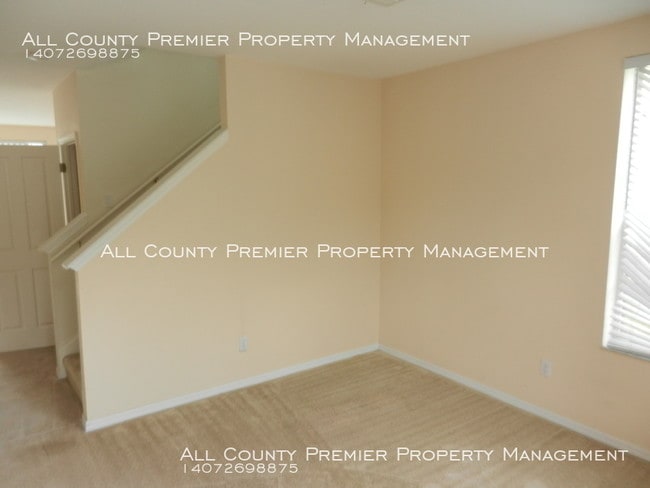 Building Photo - 3/2 Beautiful Townhouse! Available Now!