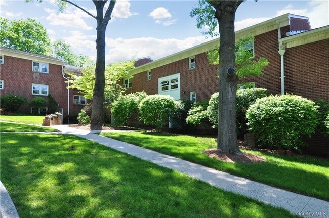 Foto del edificio - 140 N Broadway