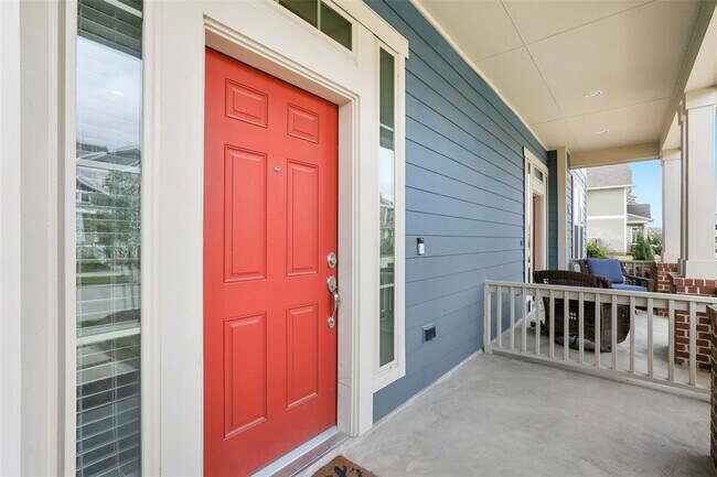Building Photo - 16935 Canosa Dr