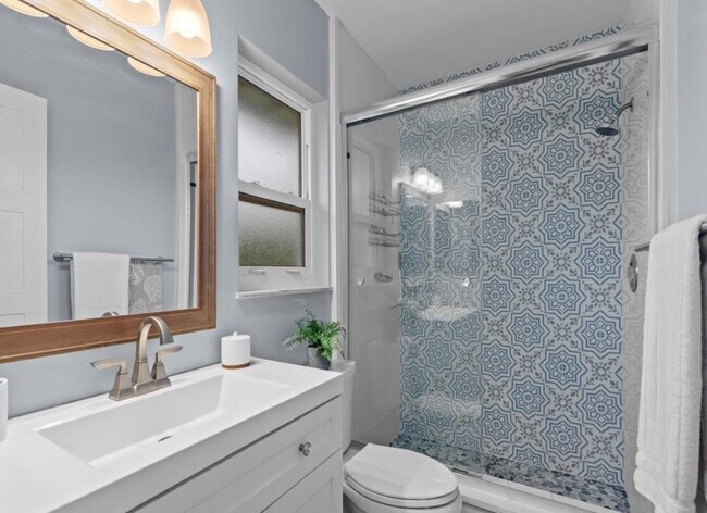 Baño - 3675 66th Ave