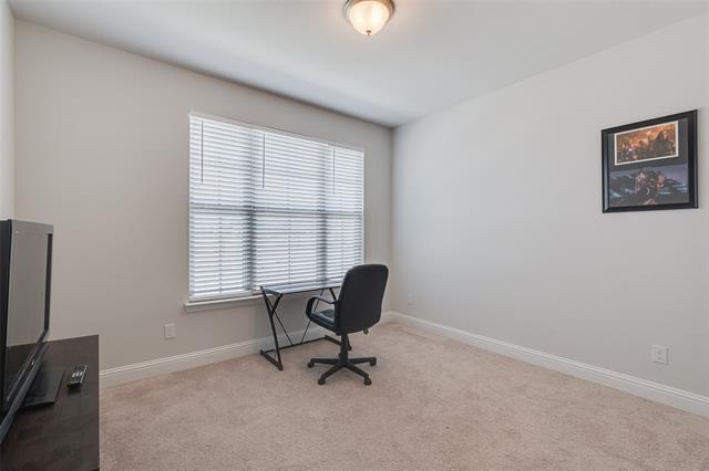 Building Photo - 7217 Willow Thorne Dr