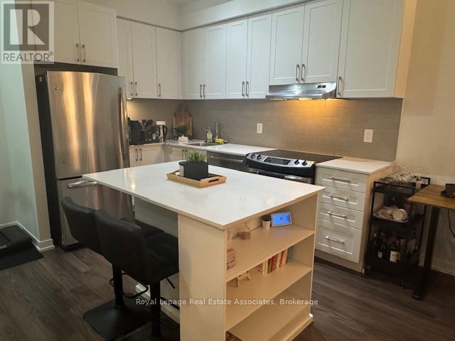 Photo du bâtiment - 2560 Eglinton Ave W