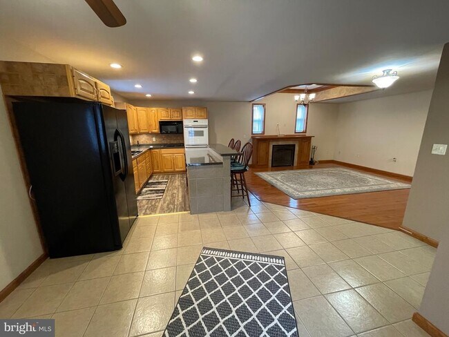 Foto del edificio - 210 N Centre Ave