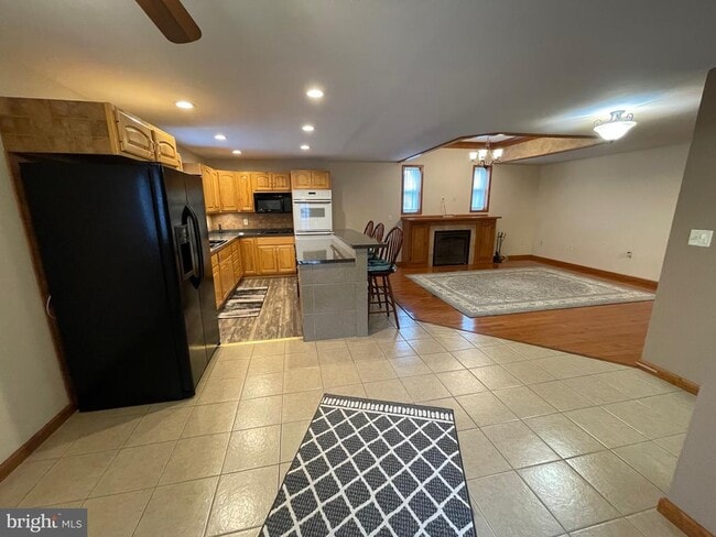 Building Photo - 210 N Centre Ave