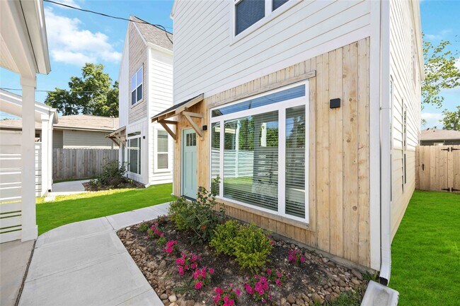 Foto del edificio - 8016 Willow St