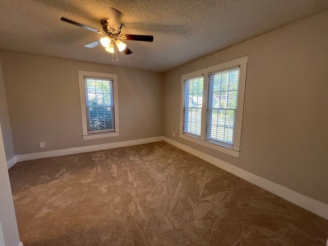 Foto del edificio - 2 bed 1 bath in Huntsville AL