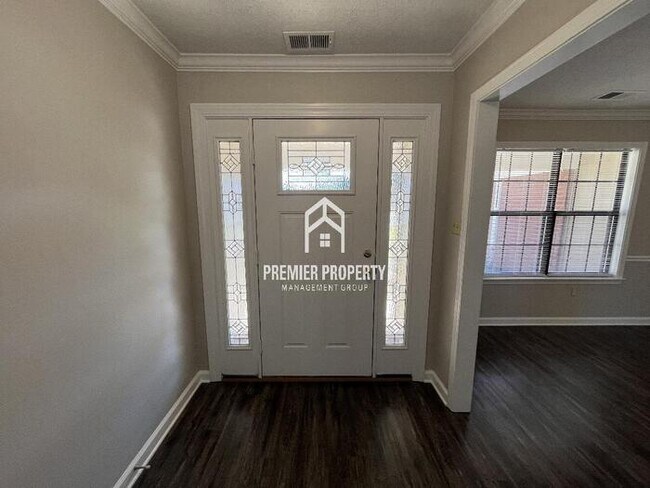 Building Photo - 825 Radiance Dr