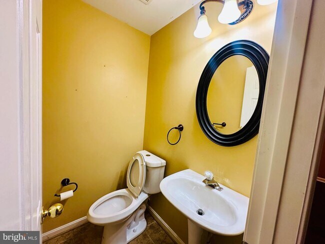 Foto del edificio - 4719 Ashforth Way