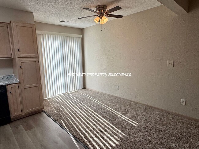 Foto del edificio - 2 Bedroom/2.5 Bath Townhome for Lease