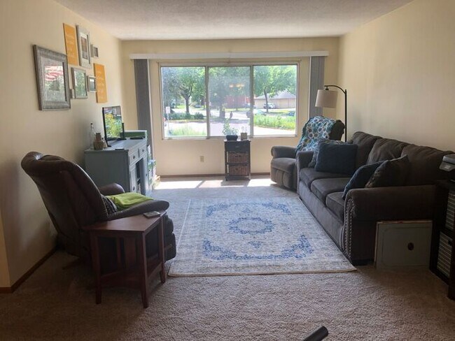 Building Photo - South Minneapolis Ground Level Apartment, ...