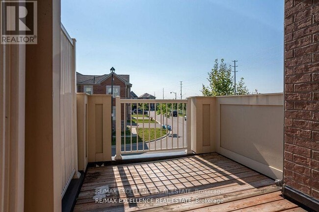 Photo du bâtiment - 527 Fir Ct.