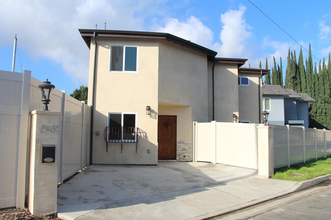 Building Photo - 15433 Huston St