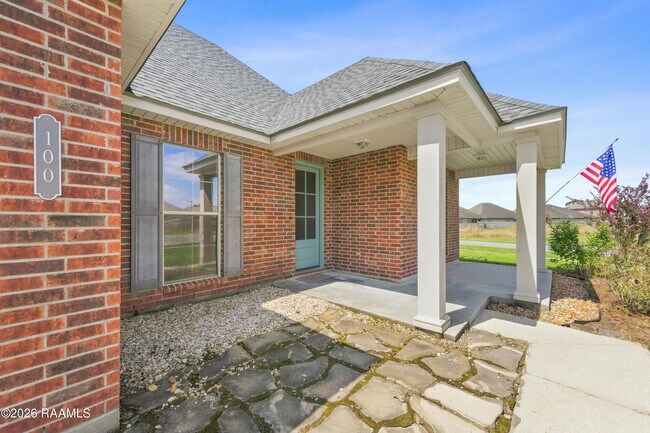 Building Photo - 100 Bristow Bayou Rd