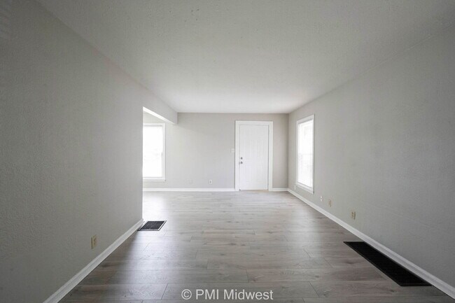 Building Photo - "Charming 3-Bedroom Home in Indianapolis –...