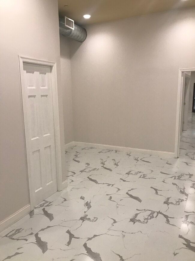 Building Photo - 809 N 2nd St