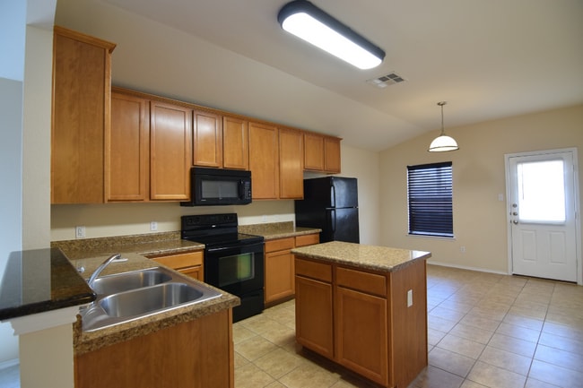 Building Photo - 812 Sugar Brook Dr