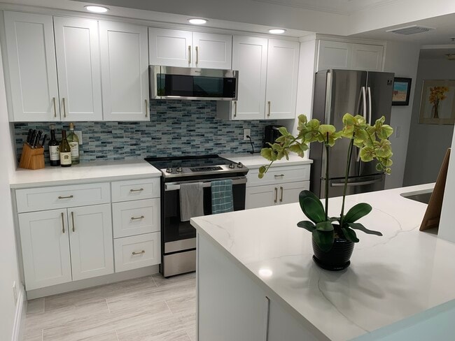 Building Photo - 600 Ocean Dr