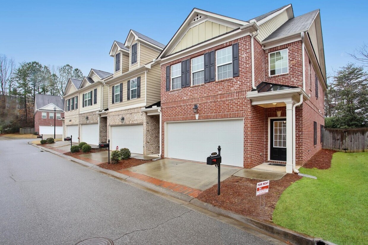 2010 Windcrest Ct, Alpharetta, GA 30022 Room for Rent in Alpharetta