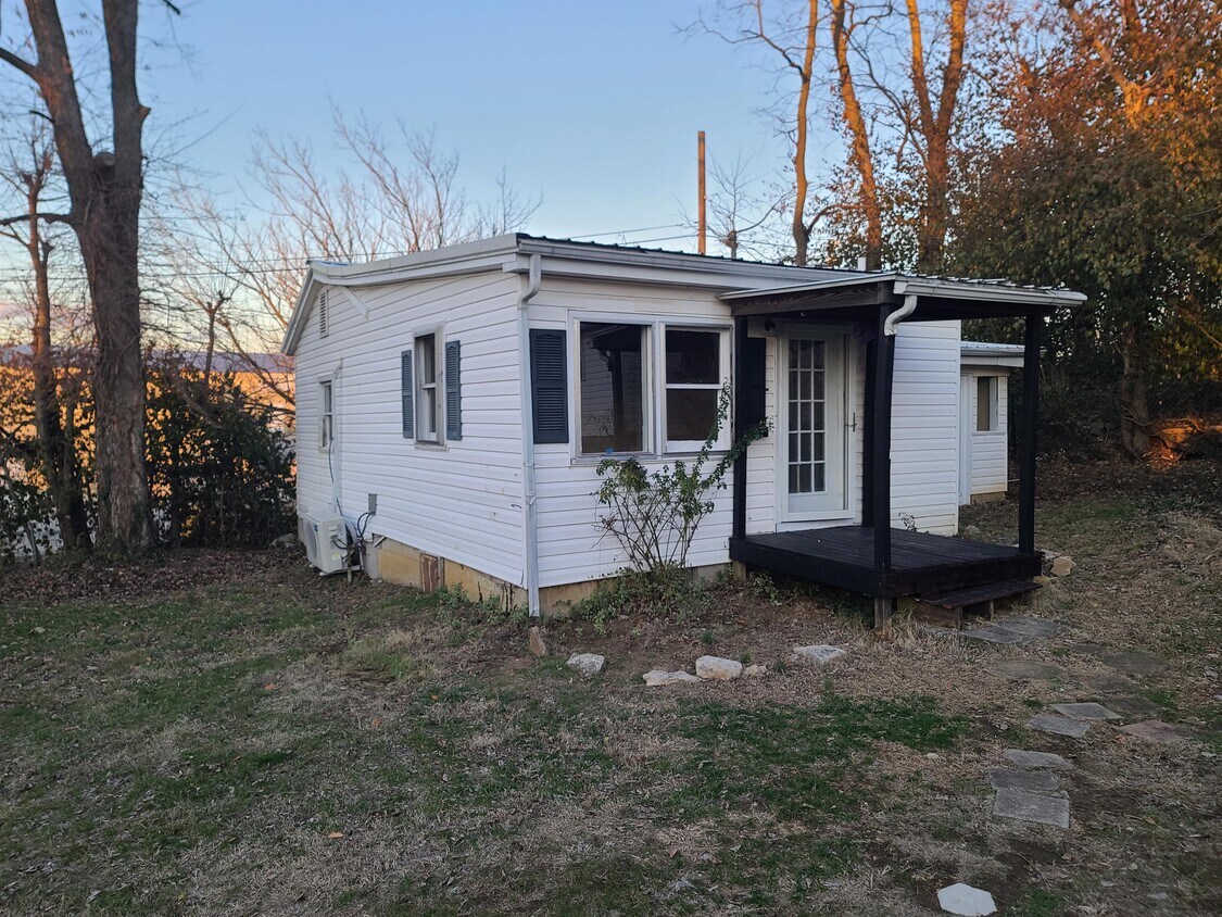 319.5 Cornishville St, Harrodsburg, KY 40330 House Rental in