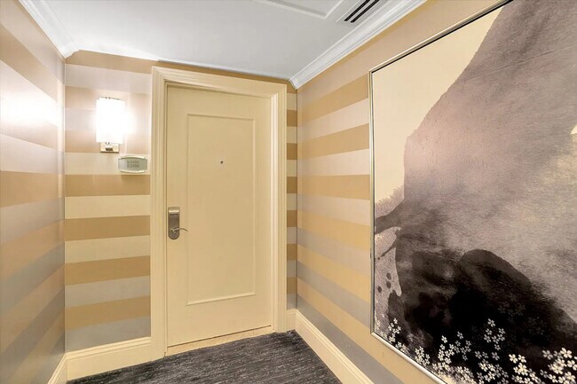 Building Photo - 4401 Collins Ave